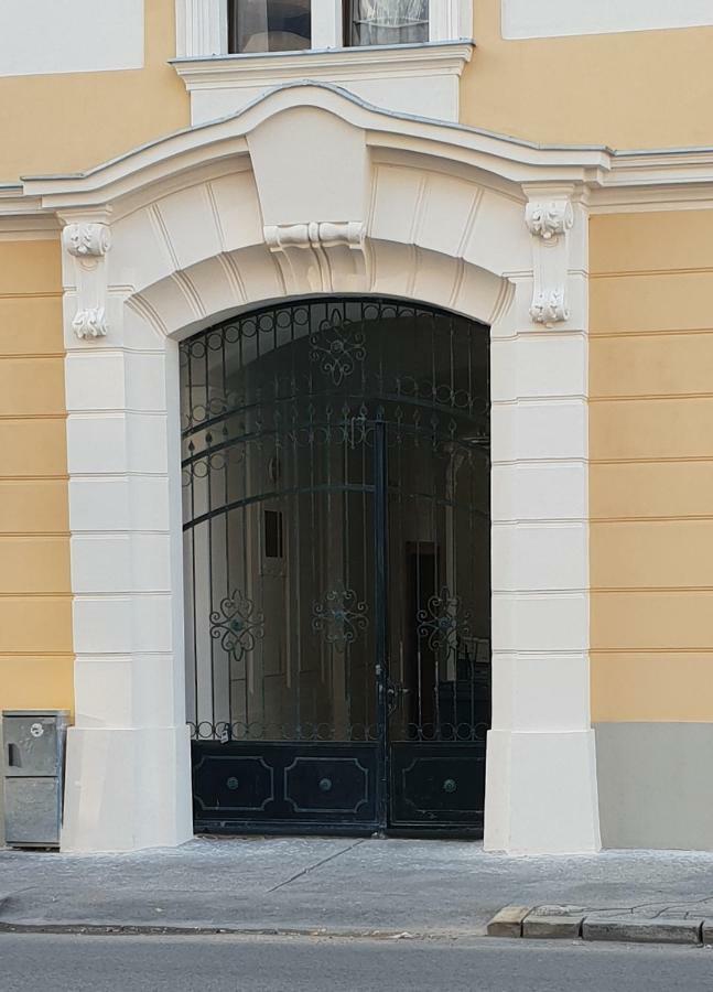 Romantic Central Flat Μπρατισλάβα Εξωτερικό φωτογραφία